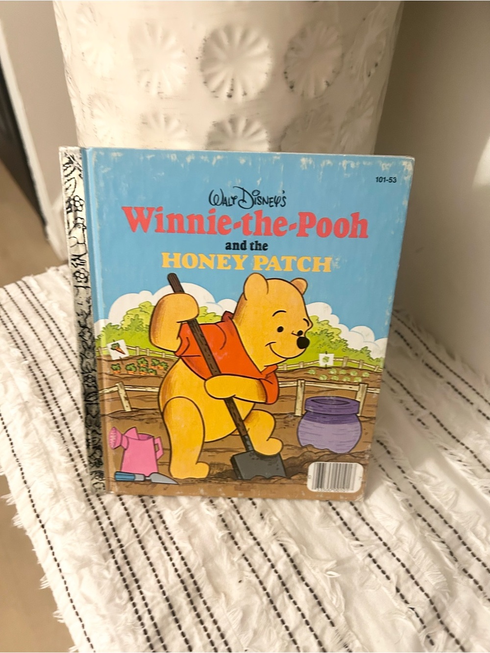 Vintage 1980 Winnie-the-Pooh and the Honey Patch Little Golden Book